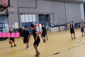 为什么篮球训练中的高压环境会影响表现?